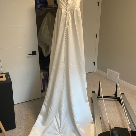 Essense of Australia Wedding Dress (D3794) in light ivory. Size 12. - Picture 8 of 9